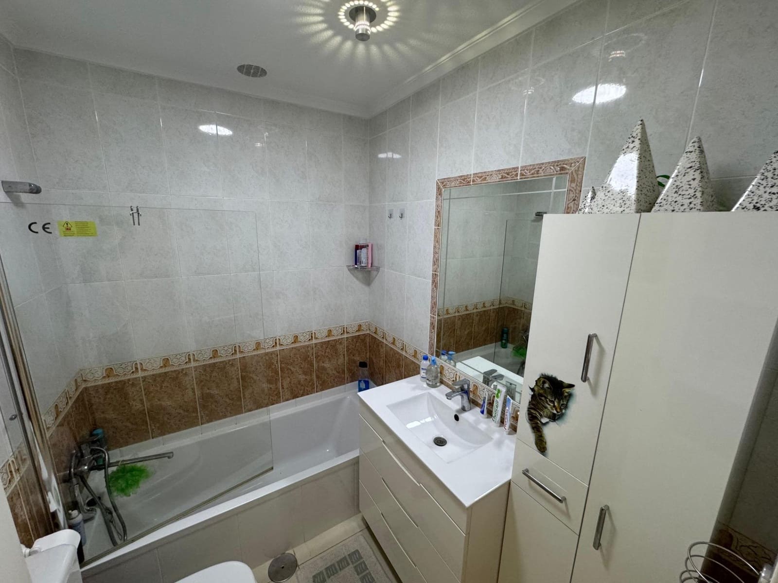 4 bedroom Villa for sale in Villamartin with pool - € 212,000 (Ref: 9610588)