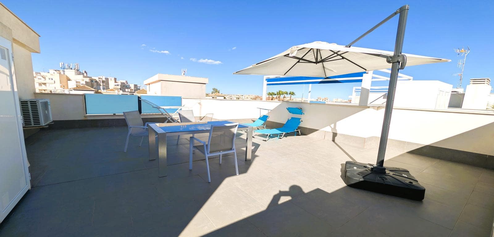 2 soveværelse Penthouse til salg i Torrevieja med swimmingpool - € 224.950 (Ref: 9610592)