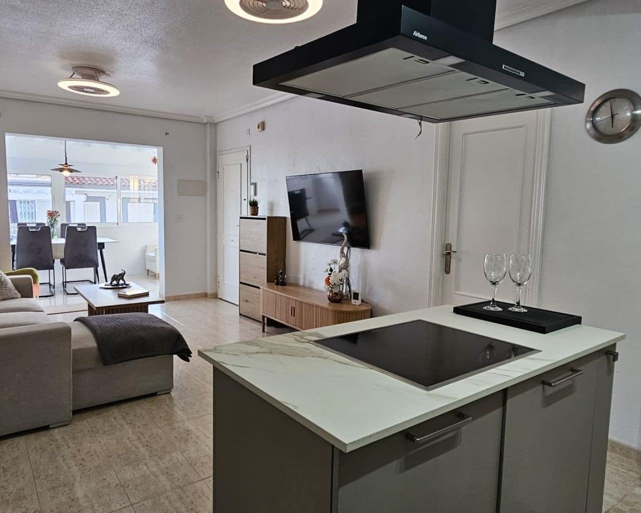 3 slaapkamer Penthouse te koop in Playa Flamenca met zwembad - € 230.000 (Ref: 9618853)