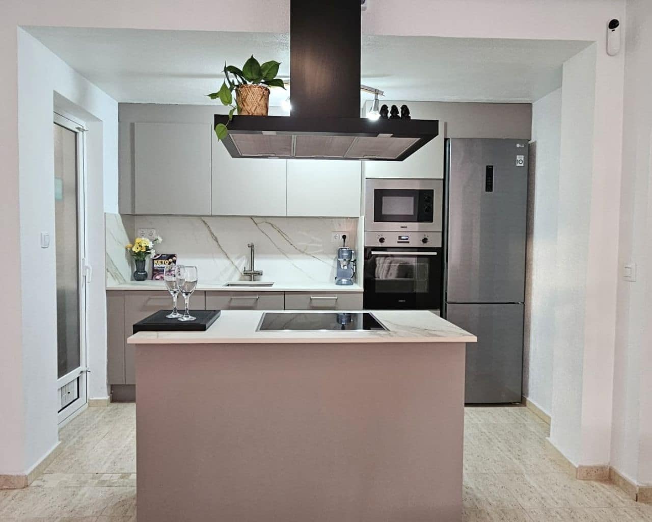 3 slaapkamer Penthouse te koop in Playa Flamenca met zwembad - € 230.000 (Ref: 9618853)