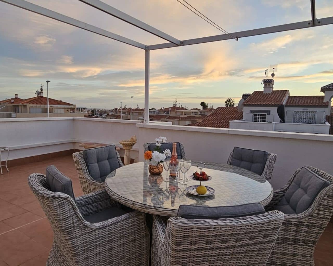 3 slaapkamer Penthouse te koop in Playa Flamenca met zwembad - € 230.000 (Ref: 9618853)