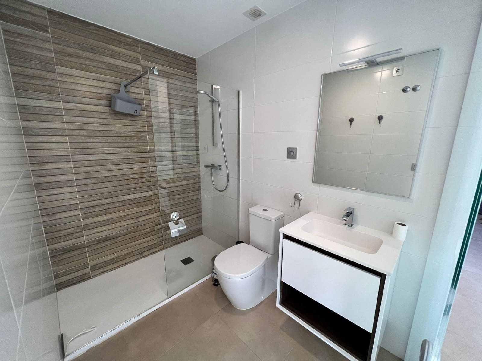 2 bedroom Penthouse for sale in Los Montesinos with pool - € 235,000 (Ref: 9620744)