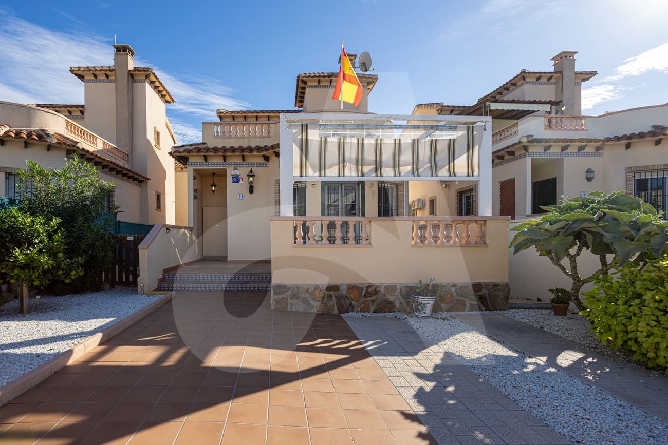 3 chambre Villa/Maison à vendre à El Raso avec piscine - 255 000 € (Ref: 9638089)