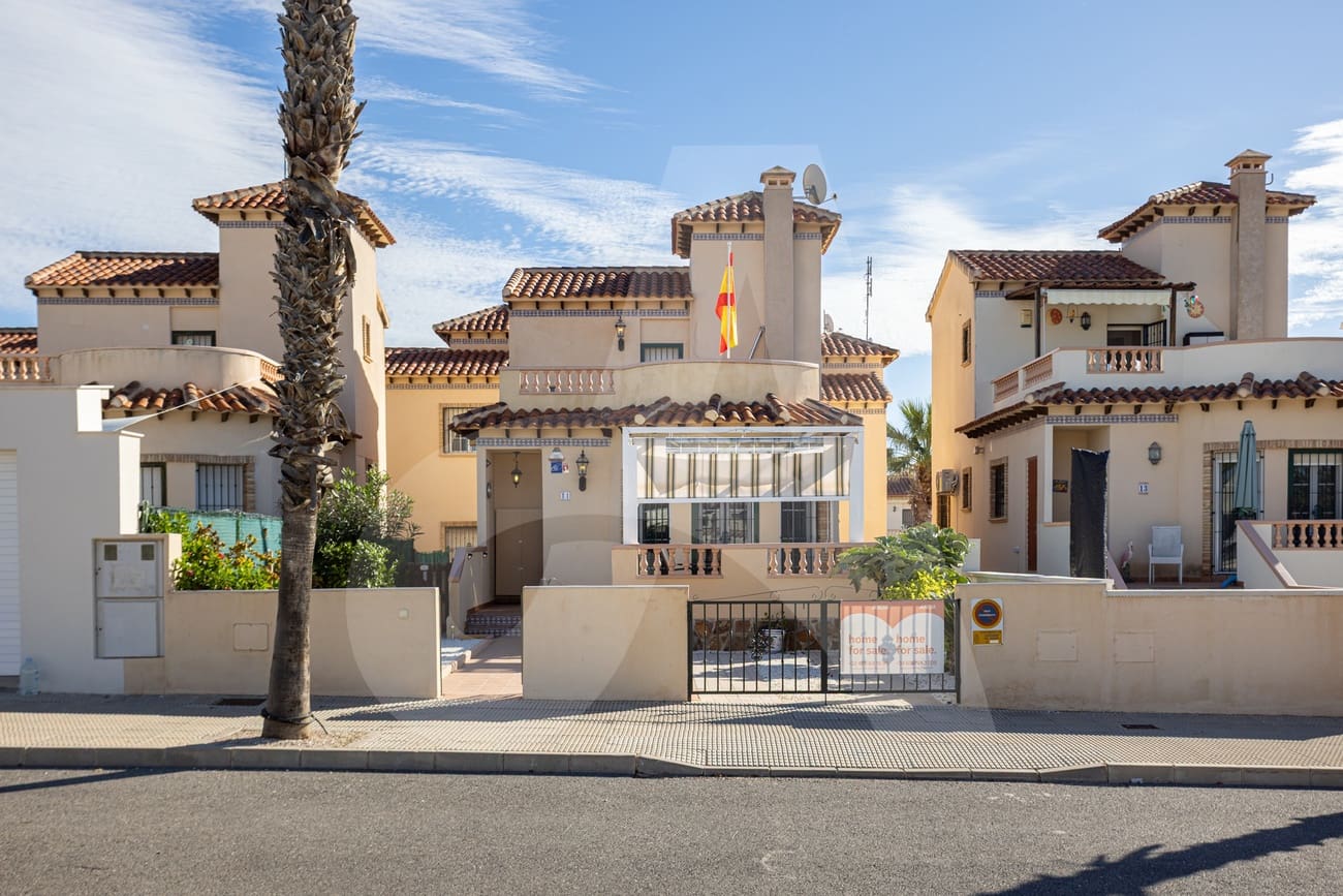3 camera da letto Villa in vendita in El Raso con piscina - 255.000 € (Rif: 9638089)