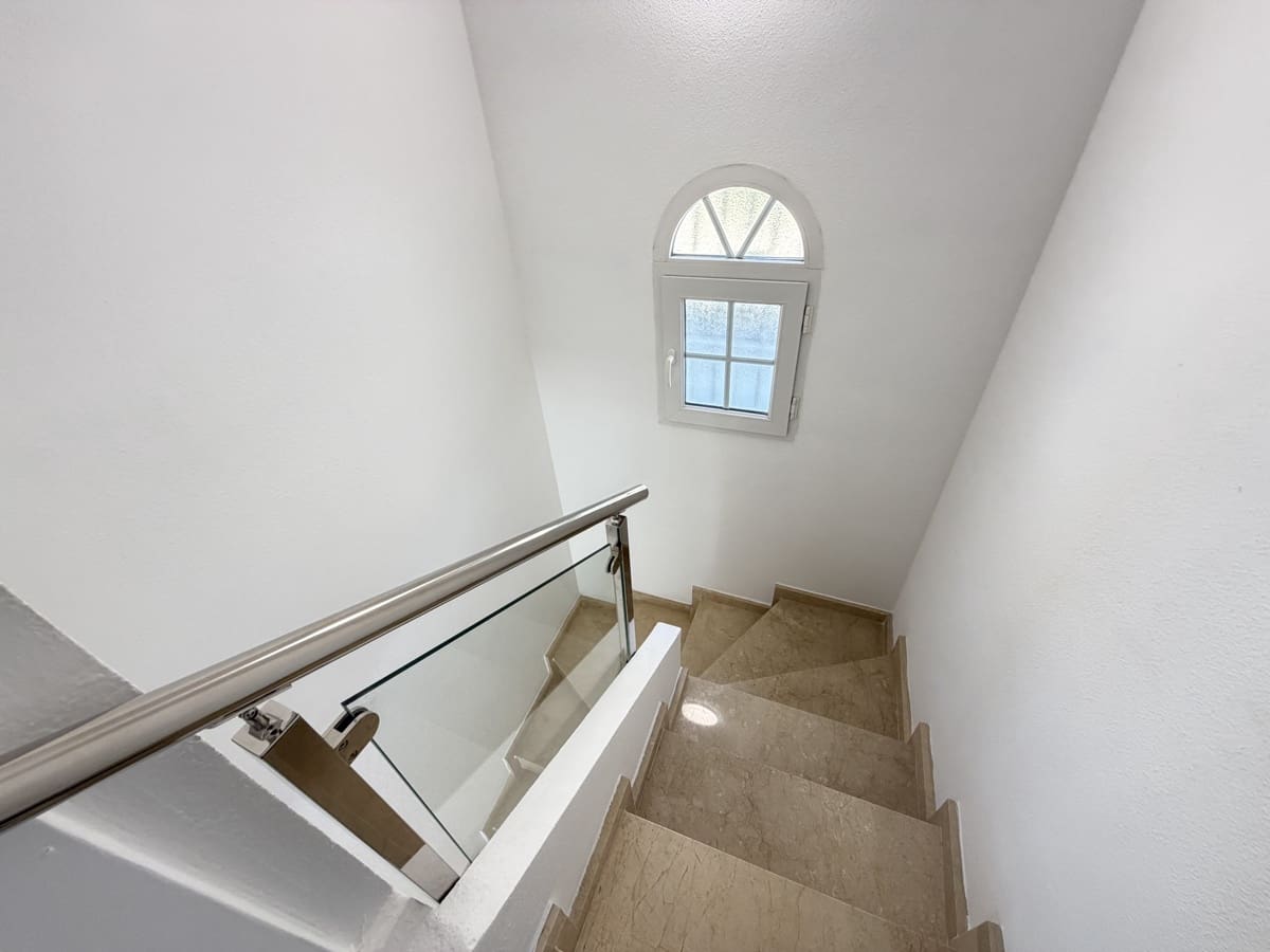 3 soveværelse Villa til salg i Villamartin med swimmingpool - € 389.000 (Ref: 9639933)