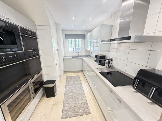 3 soveværelse Villa til salg i Villamartin, Orihuela med swimmingpool - € 389.000 (Ref: 9639933)