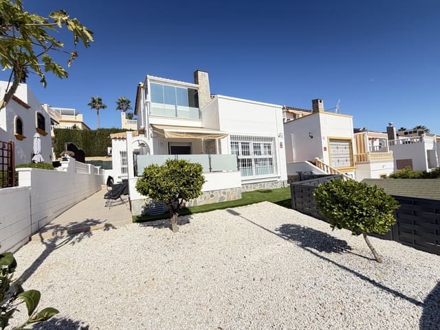 3 soveværelse Villa til salg i Villamartin, Orihuela med swimmingpool - € 389.000 (Ref: 9639933)