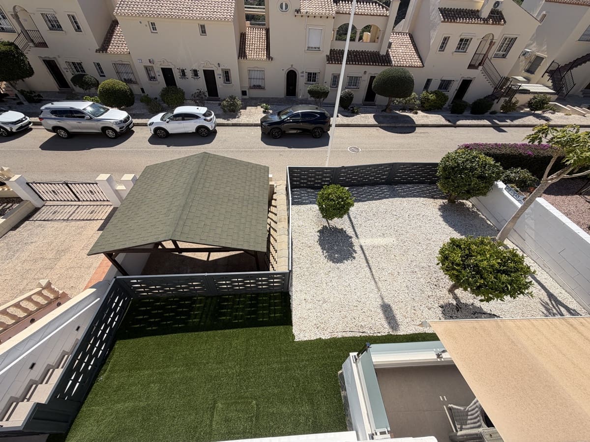 3 soveværelse Villa til salg i Villamartin med swimmingpool - € 389.000 (Ref: 9639933)