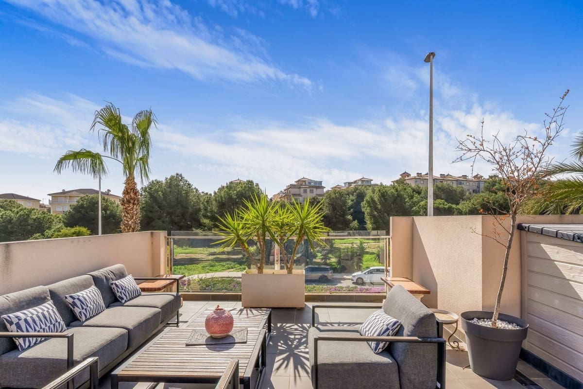 3 soveværelse Villa til salg i La Zenia med swimmingpool - € 499.000 (Ref: 9645668)