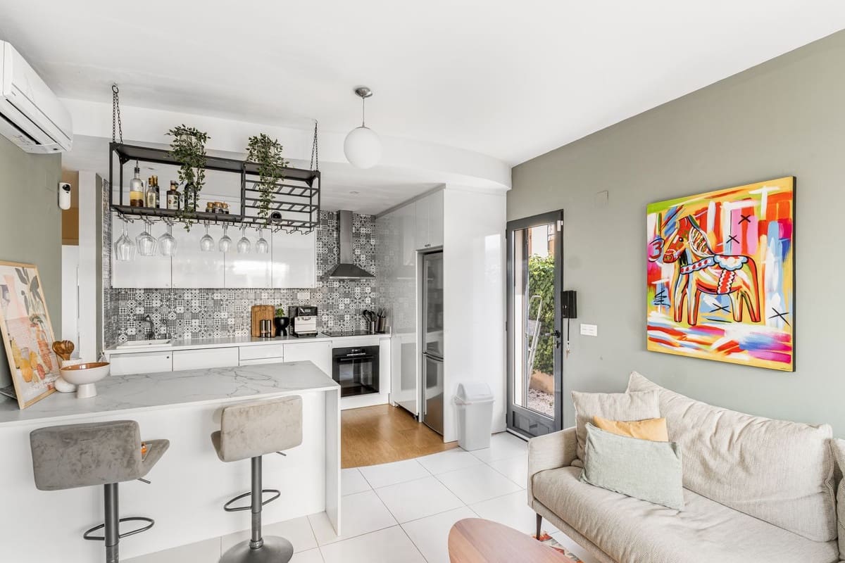 3 soveværelse Villa til salg i La Zenia med swimmingpool - € 499.000 (Ref: 9645668)