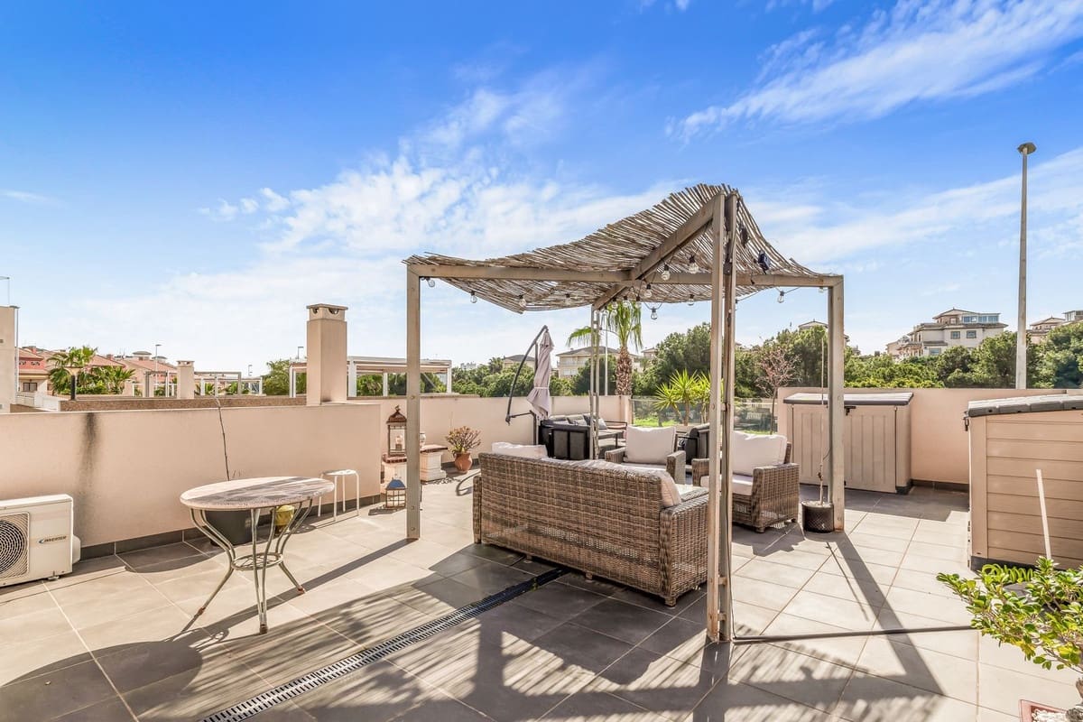 3 soveværelse Villa til salg i La Zenia med swimmingpool - € 499.000 (Ref: 9645668)