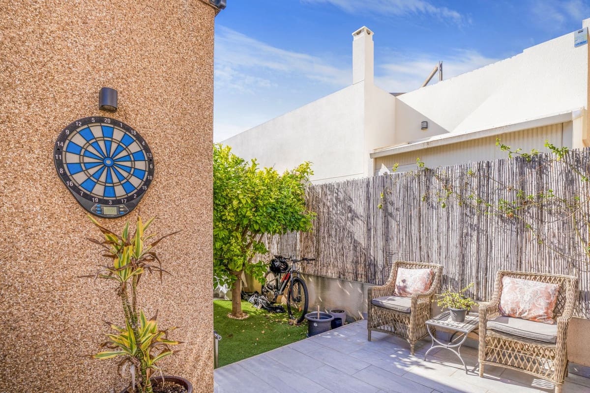 3 soveværelse Villa til salg i La Zenia med swimmingpool - € 499.000 (Ref: 9645668)