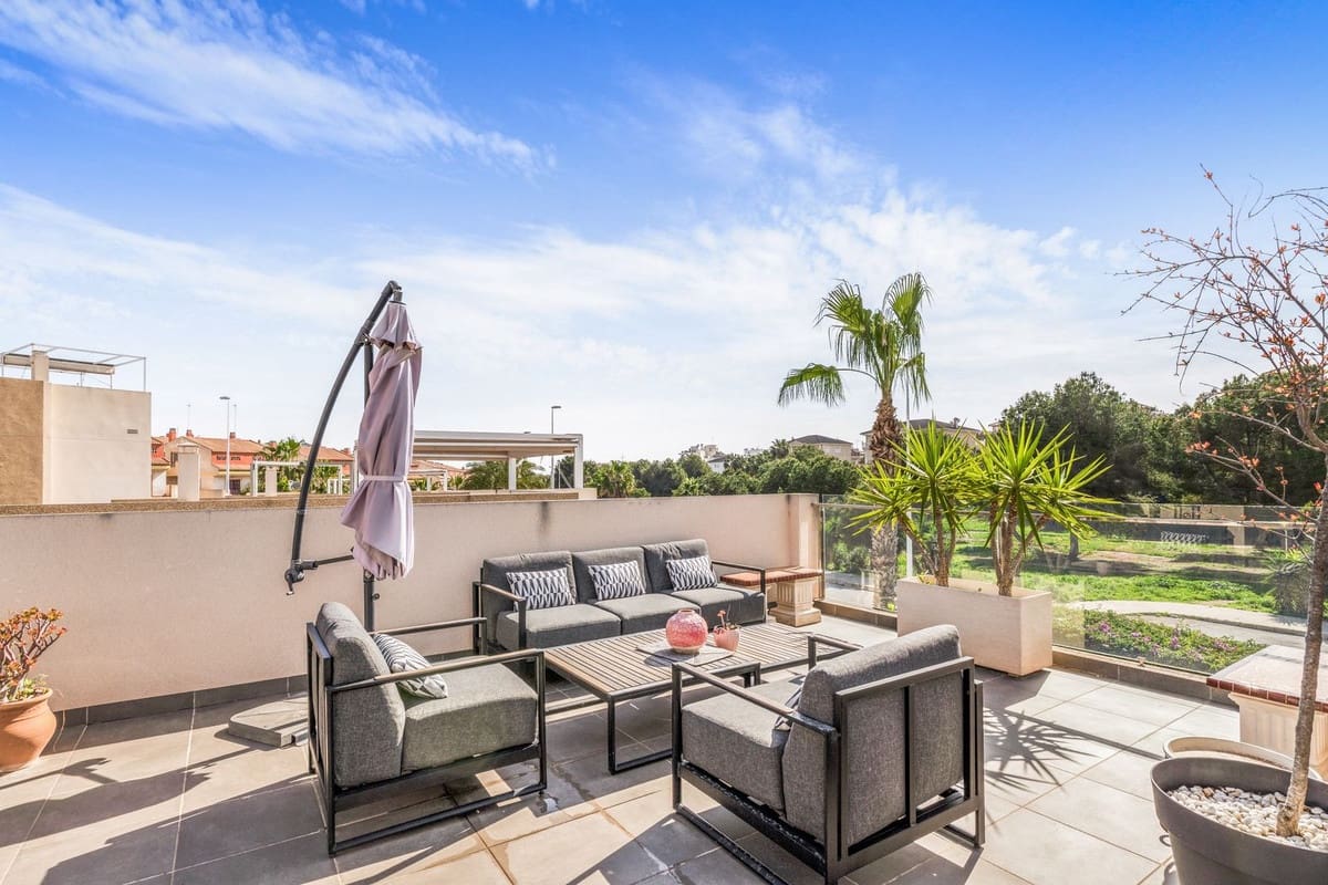 3 soveværelse Villa til salg i La Zenia med swimmingpool - € 499.000 (Ref: 9645668)