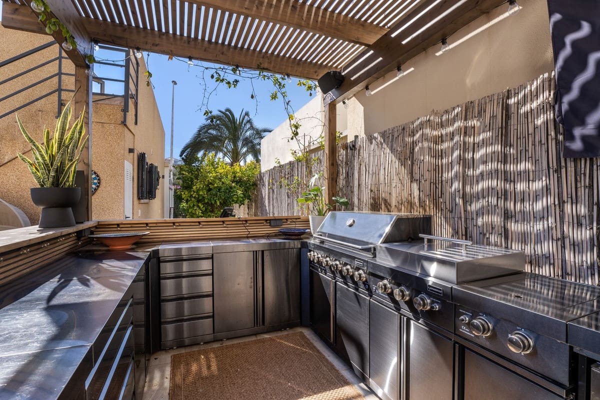 3 soveværelse Villa til salg i La Zenia med swimmingpool - € 499.000 (Ref: 9645668)