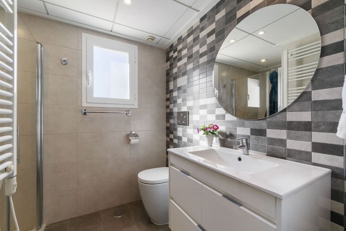 2 quarto Apartamento para venda em Torrevieja com piscina - 265 000 € (Ref: 9645669)