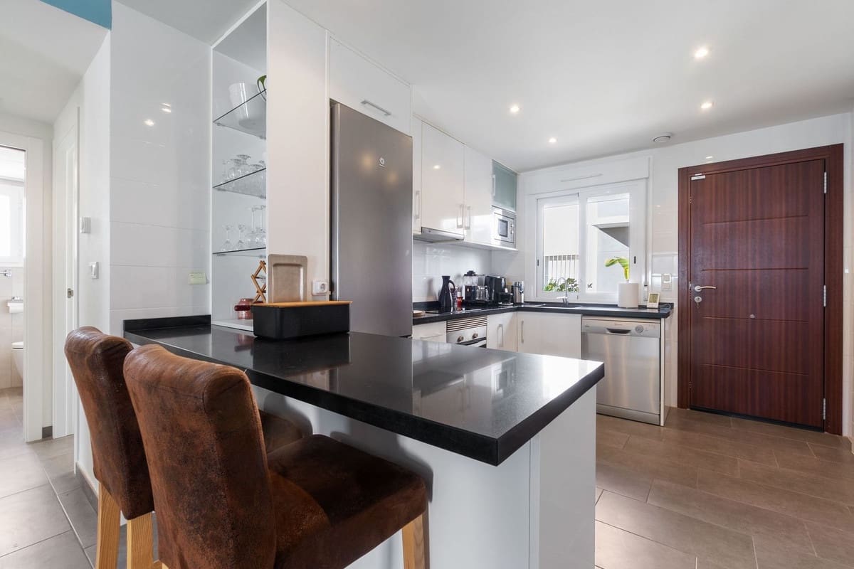 2 quarto Apartamento para venda em Torrevieja com piscina garagem - 265 000 € (Ref: 9645669)