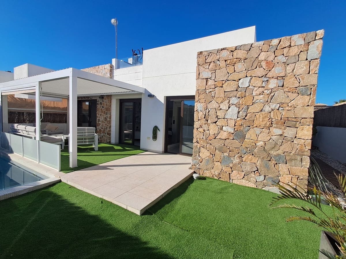 3 camera da letto Villa in vendita in Cabo Roig con piscina - 360.000 € (Rif: 9645671)