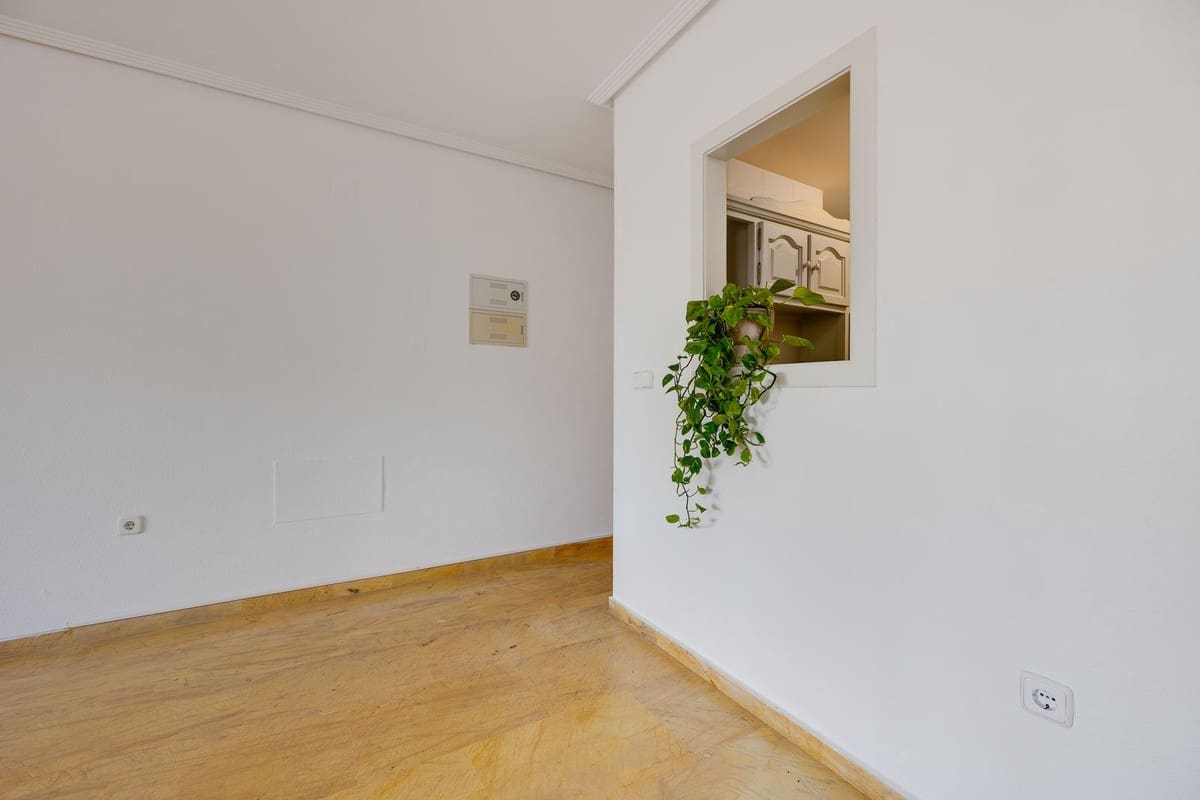 Apartamento de 2 habitaciones en Cabo Roig en venta con piscina garaje - 229.000 € (Ref: 9645673)