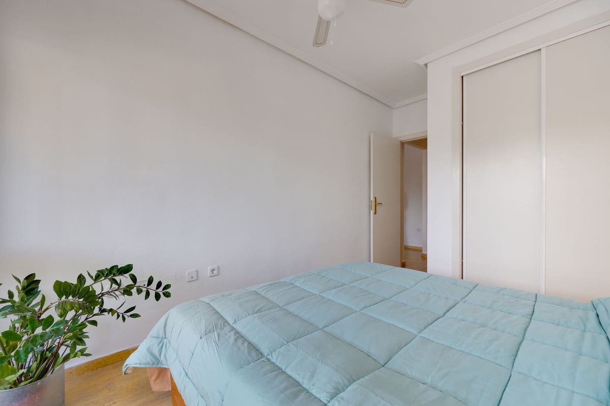 Apartamento de 2 habitaciones en Cabo Roig en venta con piscina garaje - 229.000 € (Ref: 9645673)