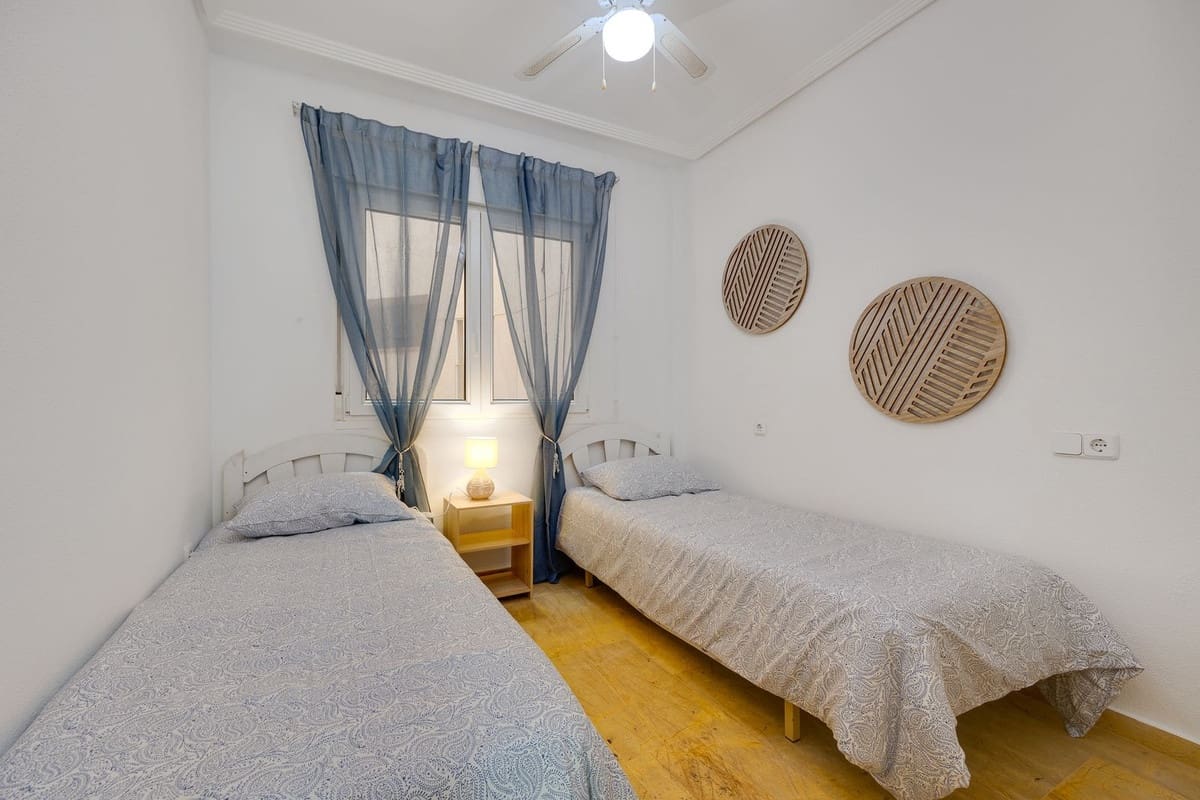 Apartamento de 2 habitaciones en Cabo Roig en venta con piscina garaje - 229.000 € (Ref: 9645673)