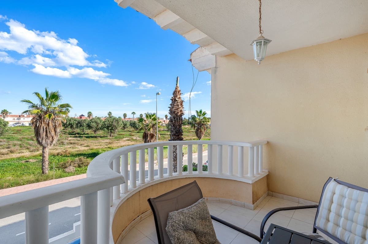 2 soveværelse Penthouse til salg i Ciudad Quesada med swimmingpool - € 159.000 (Ref: 9650769)