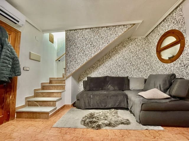 3 soverom Hus til salgs i Playa Flamenca, Orihuela med svømmebasseng - € 238 000 (Ref: 9650770)