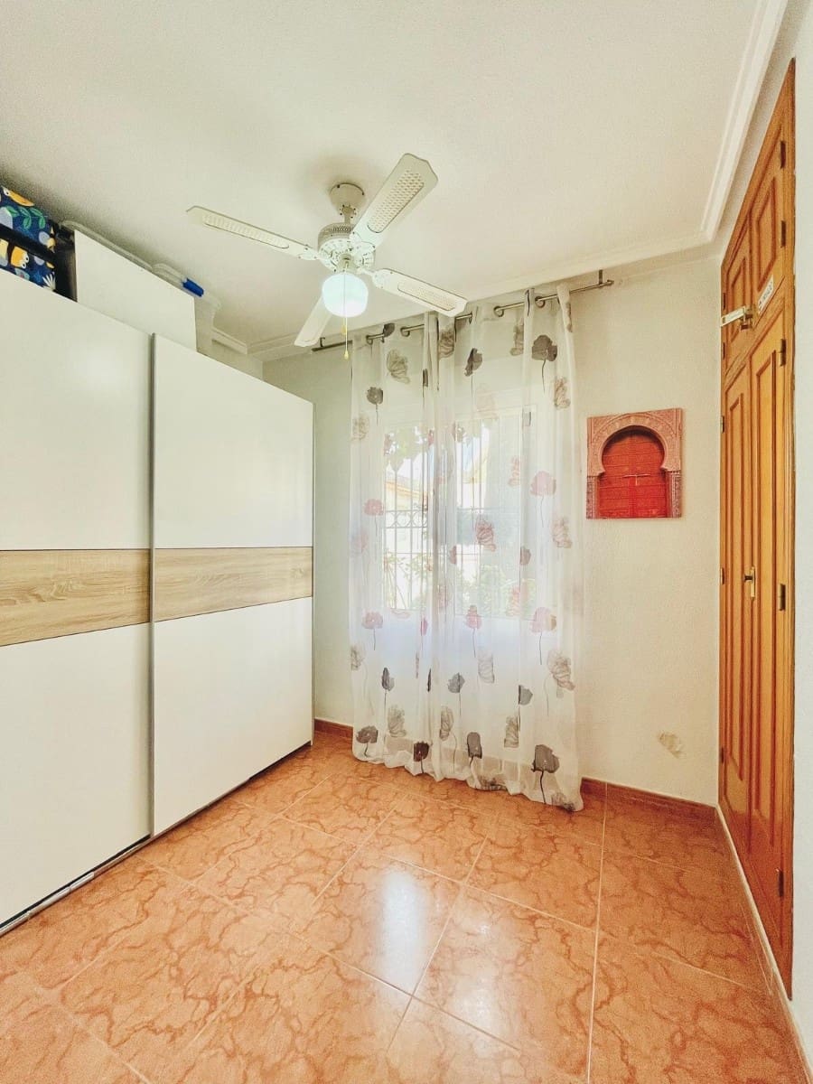 3 soverom Hus til salgs i Playa Flamenca med svømmebasseng - € 238 000 (Ref: 9650770)