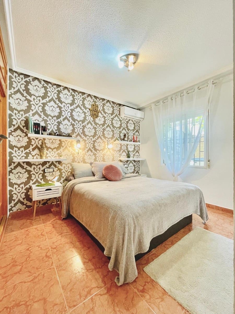 3 soverom Hus til salgs i Playa Flamenca med svømmebasseng - € 238 000 (Ref: 9650770)