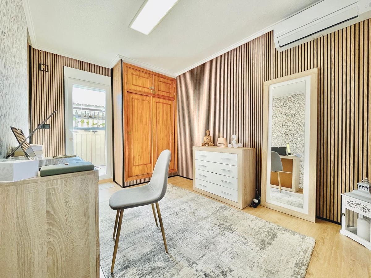 3 soverom Hus til salgs i Playa Flamenca med svømmebasseng - € 238 000 (Ref: 9650770)