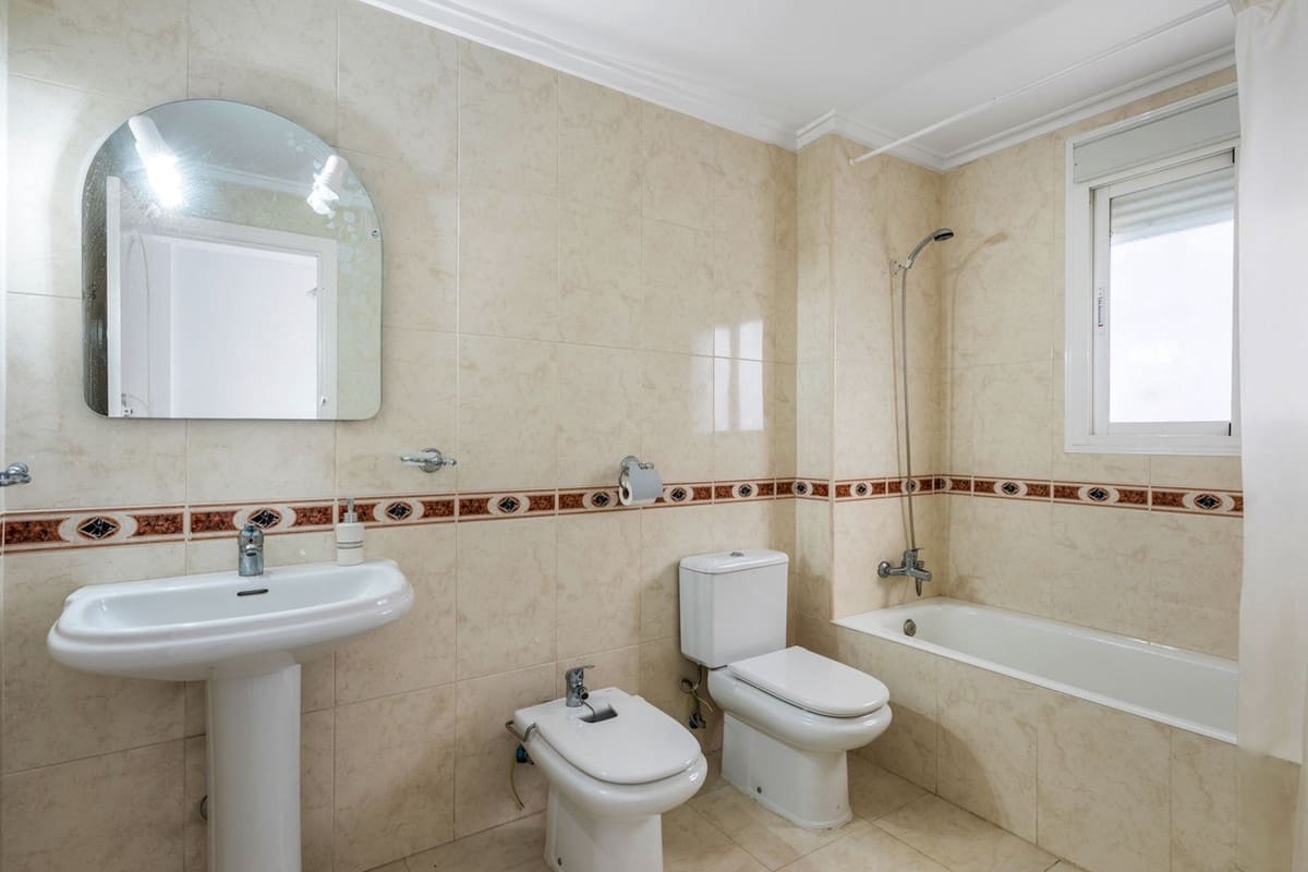 4 quarto Casa em Banda para venda em Ciudad Quesada com piscina garagem - 269 000 € (Ref: 9650771)