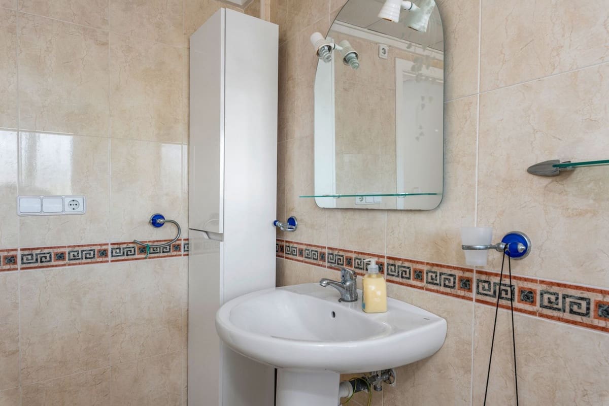 4 quarto Casa em Banda para venda em Ciudad Quesada com piscina garagem - 269 000 € (Ref: 9650771)