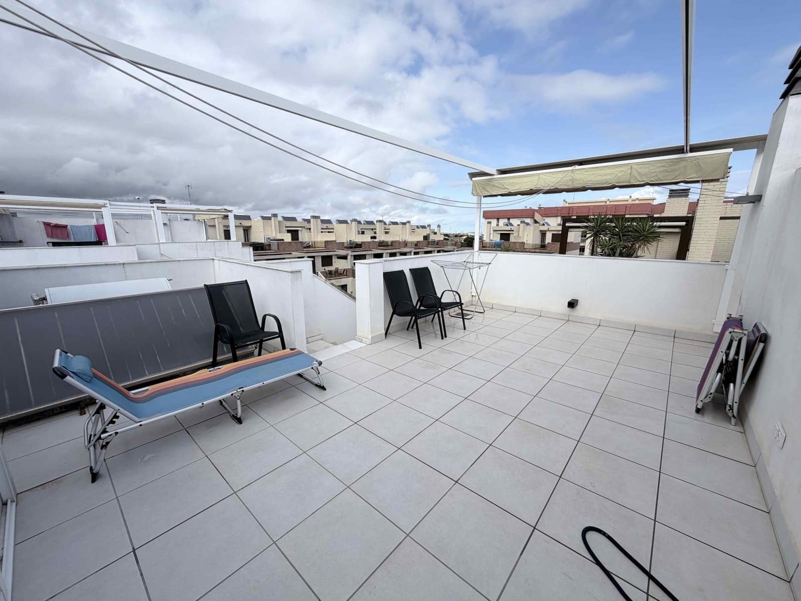 3 makuuhuone Omakotitalo myytävänä paikassa Cabo Roig mukana uima-altaan - 299 000 € (Ref: 9682266)