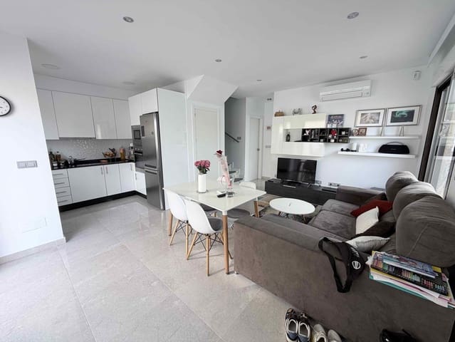 3 makuuhuone Omakotitalo myytävänä paikassa Cabo Roig, Orihuela mukana uima-altaan - 299 000 € (Ref: 9682266)