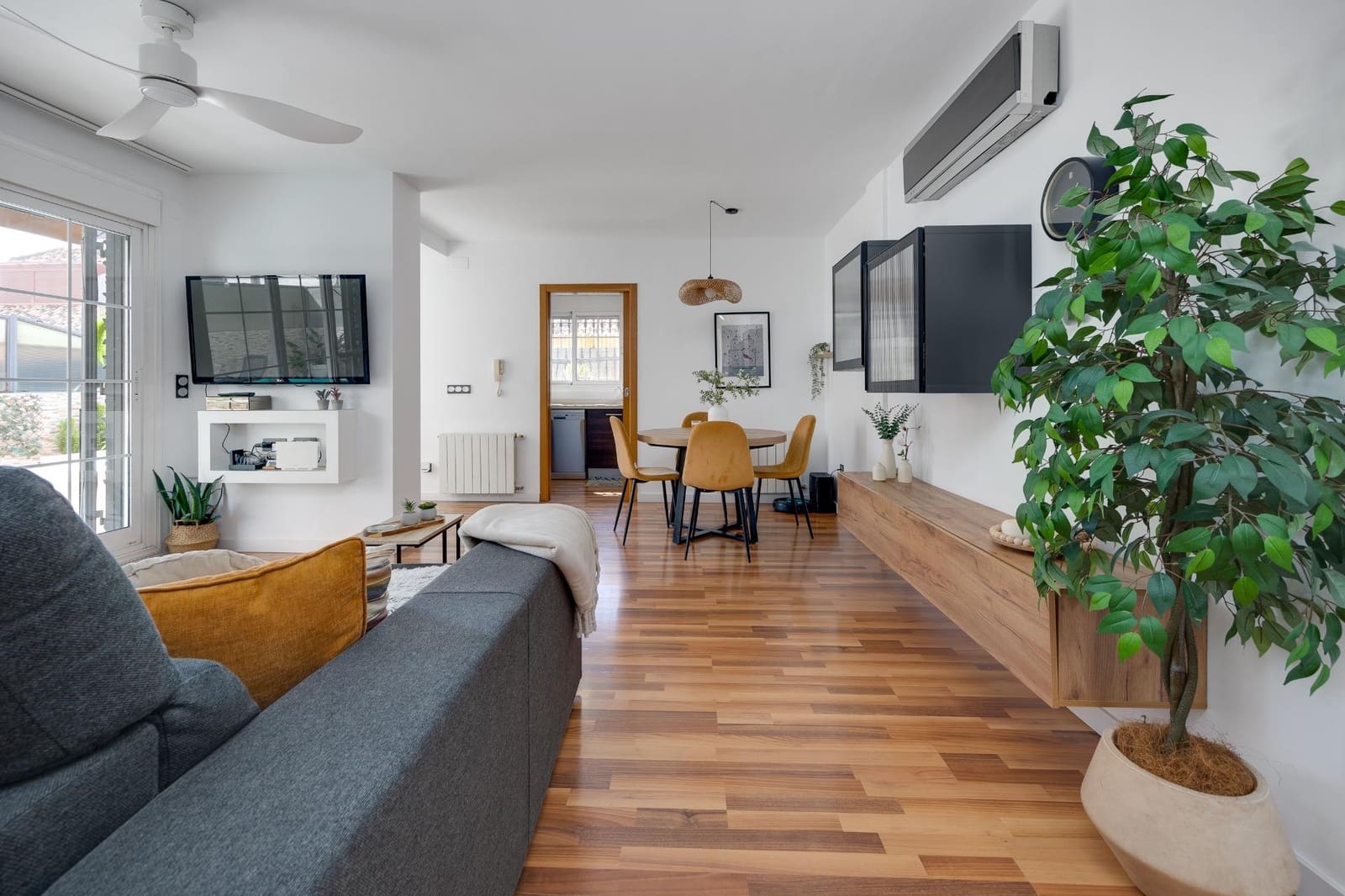 3 quarto Moradia para venda em Los Montesinos com piscina - 349 500 € (Ref: 9682268)