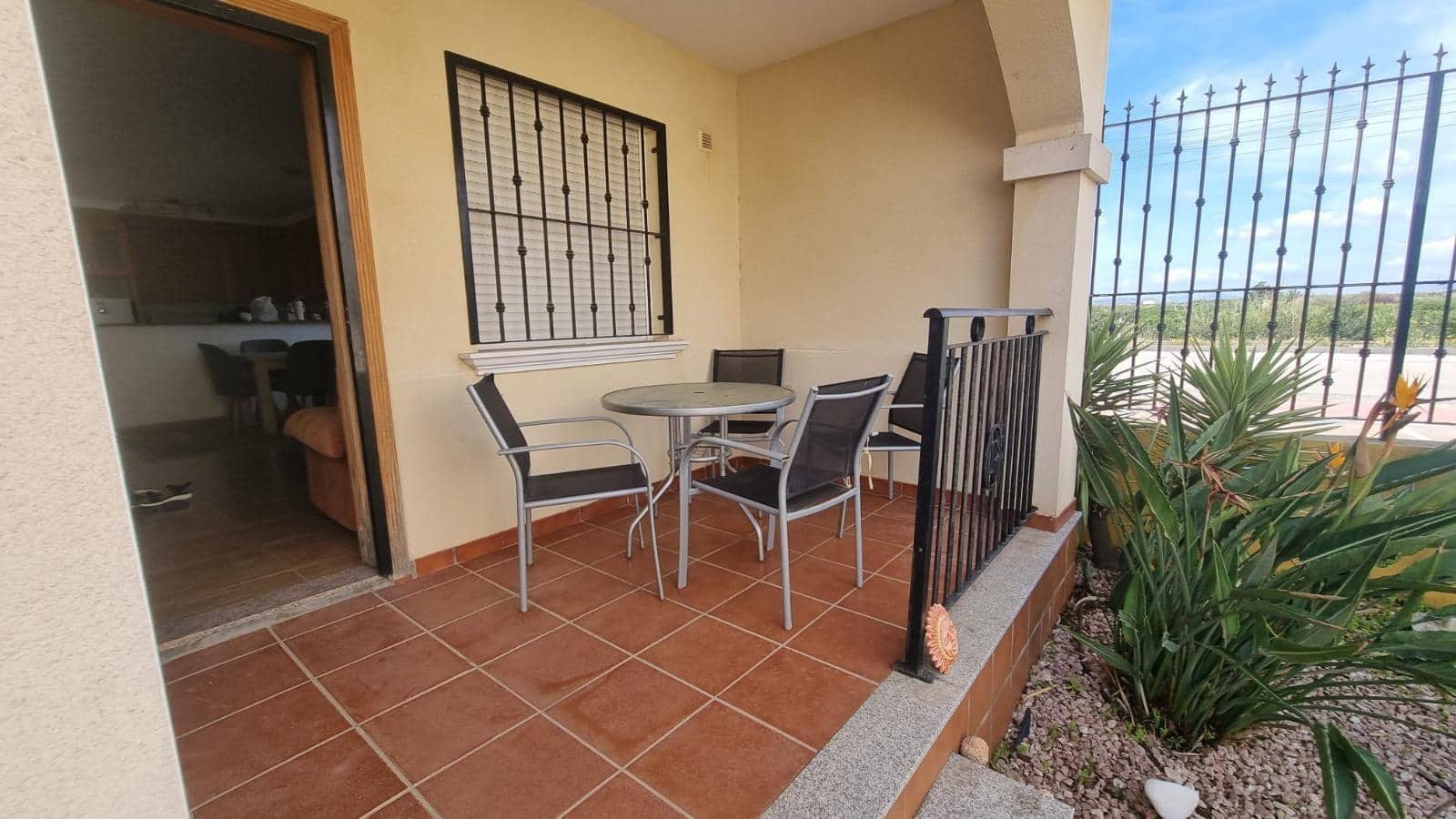 3 bedroom Townhouse for sale in Guardamar del Segura with pool - € 210,000 (Ref: 9682269)