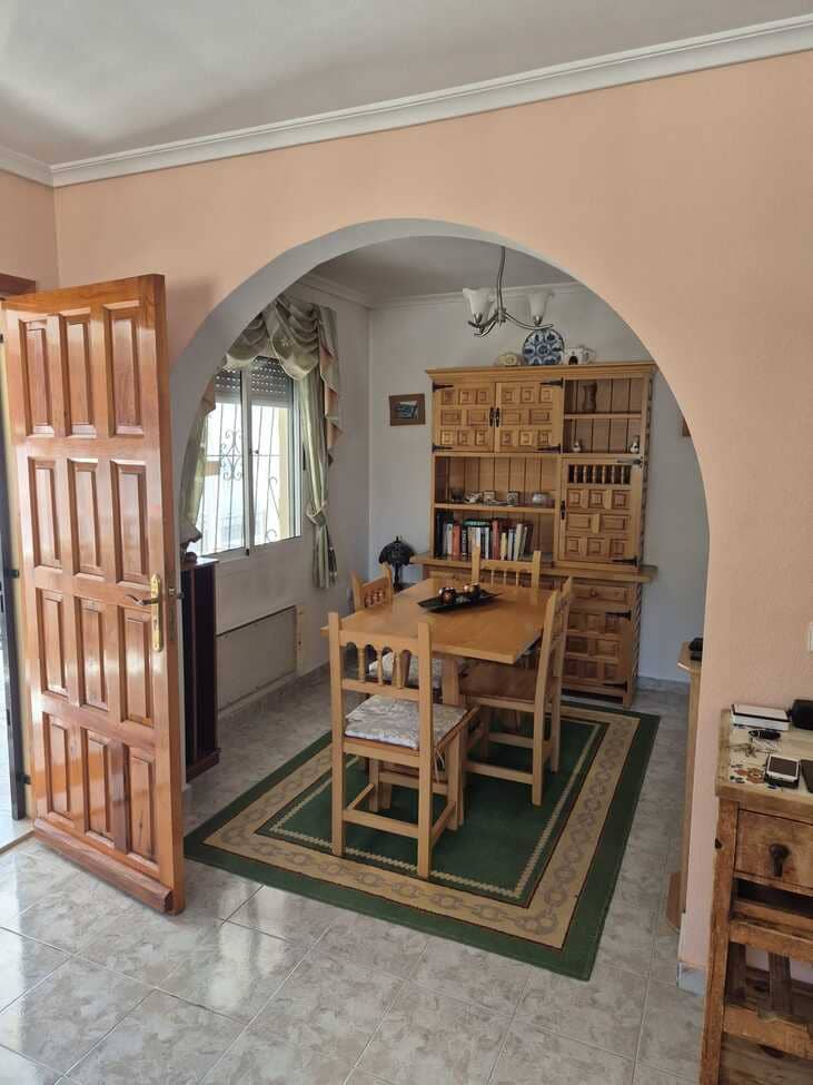 3 makuuhuone Omakotitalo myytävänä paikassa Los Narejos mukana uima-altaan - 199 000 € (Ref: 9682270)