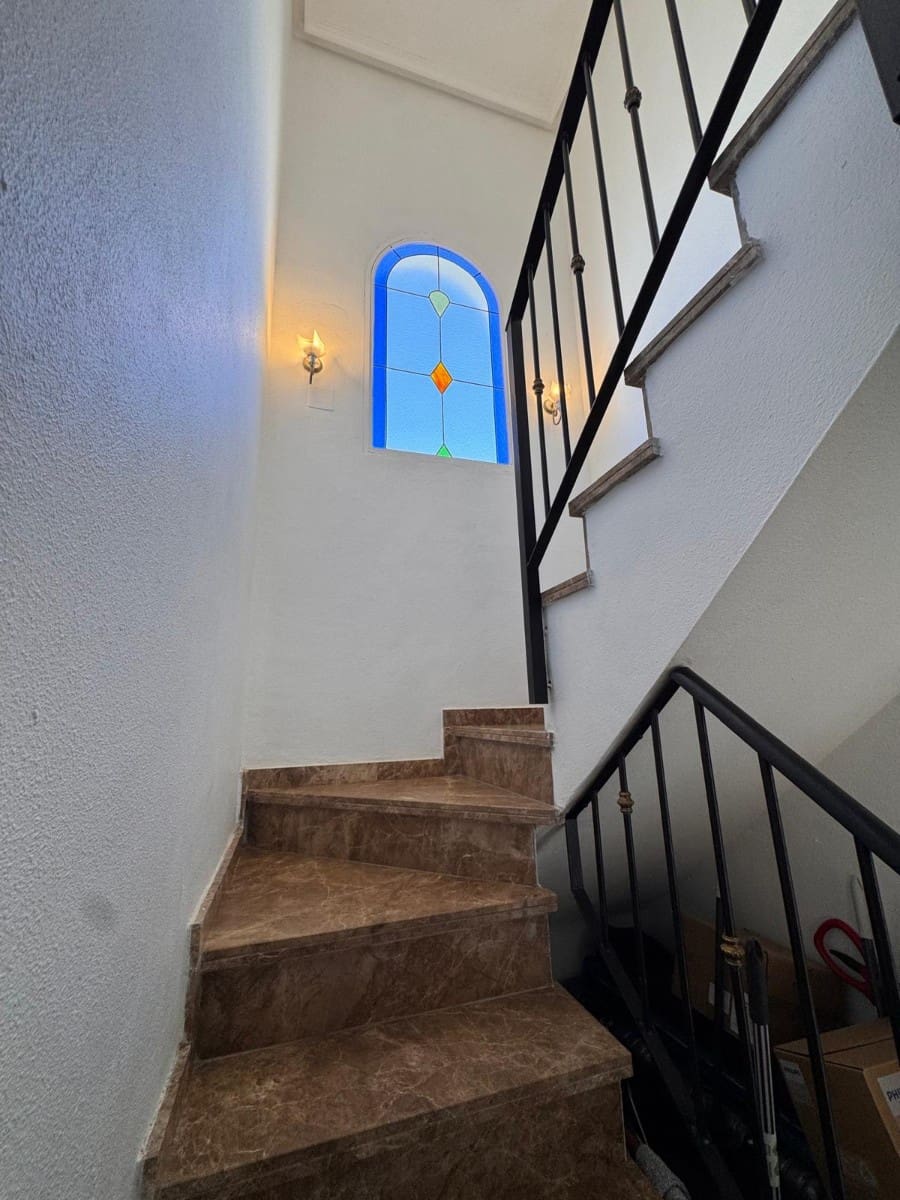 3 chambre Villa/Maison à vendre à Villamartin avec piscine - 329 995 € (Ref: 9682276)