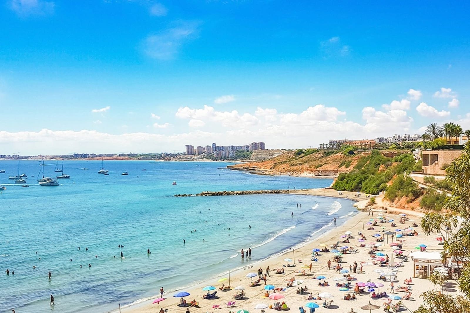 3 chambre Villa/Maison à vendre à Villamartin avec piscine - 329 995 € (Ref: 9682276)