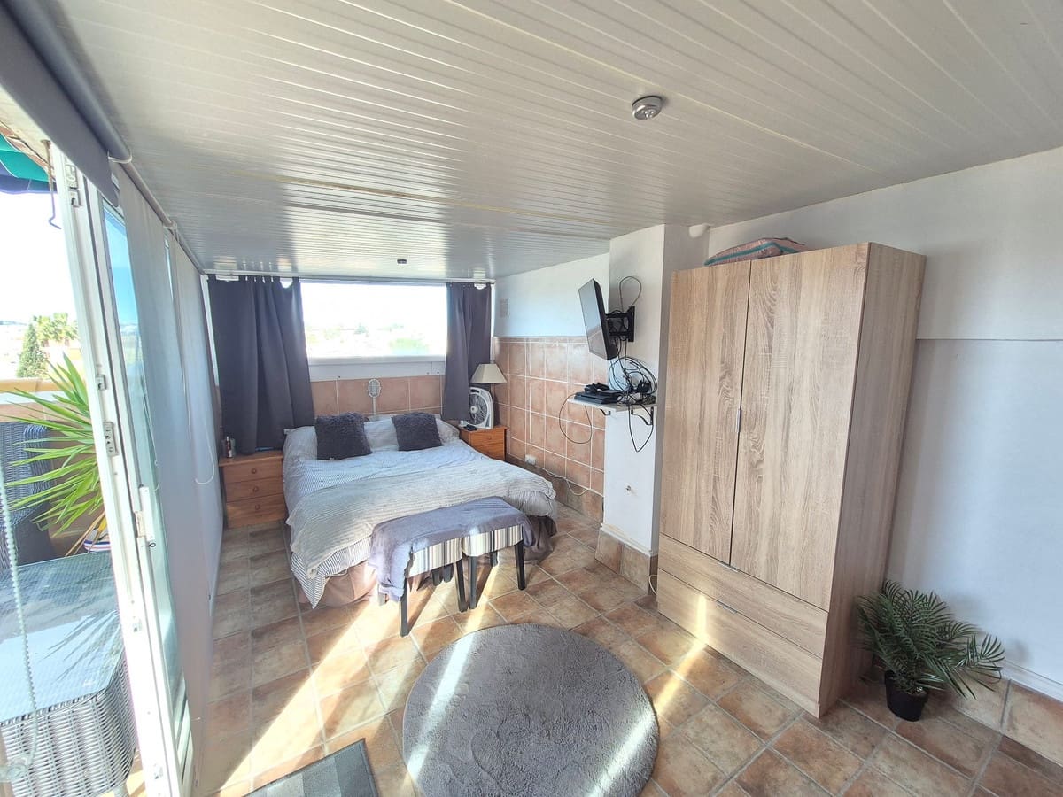 3 sypialnia Penthouse na sprzedaż w Playa Flamenca z basenem - 169 950 € (Ref: 9689954)