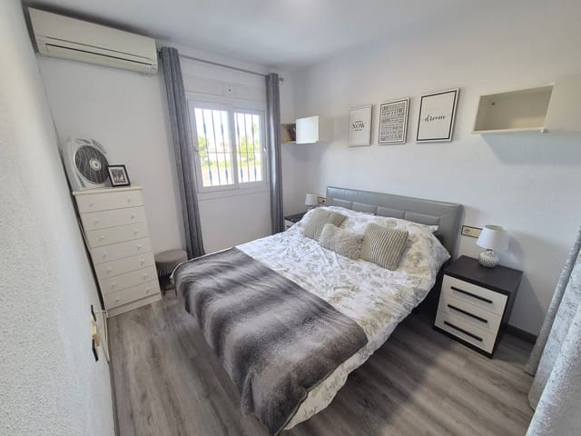 3 makuuhuone Kattohuoneisto myytävänä paikassa Playa Flamenca, Orihuela mukana uima-altaan - 169 950 € (Ref: 9689954)