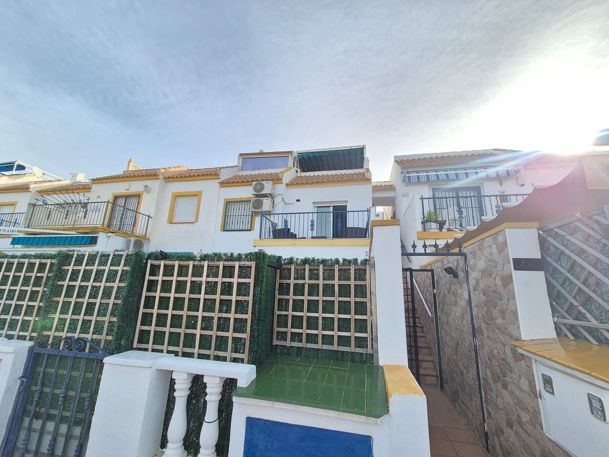 3 bedroom Penthouse for sale in Playa Flamenca with pool - € 167,500 (Ref: 9689954)