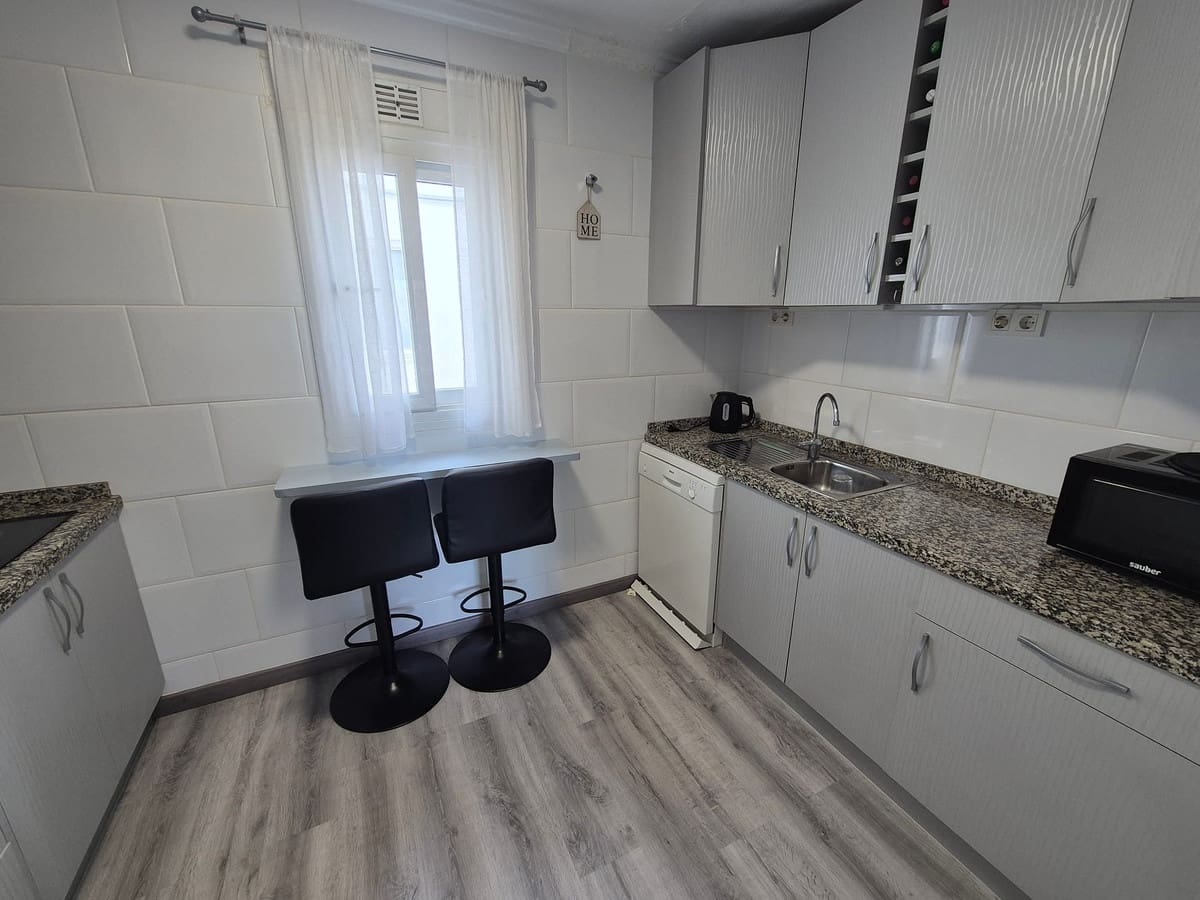 3 bedroom Penthouse for sale in Playa Flamenca with pool - € 167,500 (Ref: 9689954)