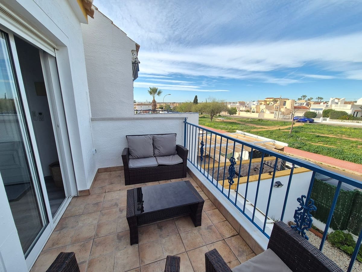 3 bedroom Penthouse for sale in Playa Flamenca with pool - € 167,500 (Ref: 9689954)
