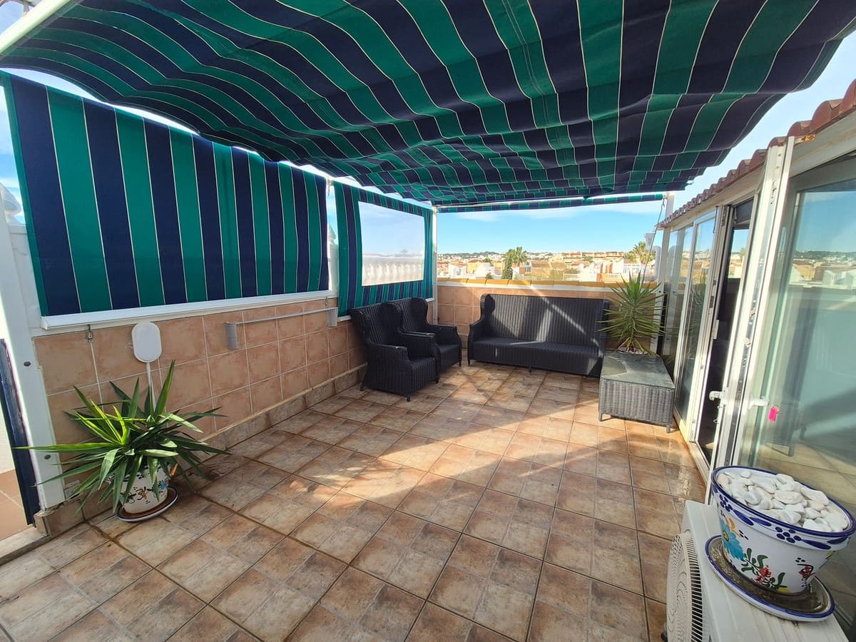 3 bedroom Penthouse for sale in Playa Flamenca with pool - € 167,500 (Ref: 9689954)