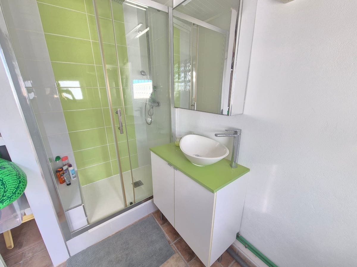 3 bedroom Penthouse for sale in Playa Flamenca with pool - € 167,500 (Ref: 9689954)