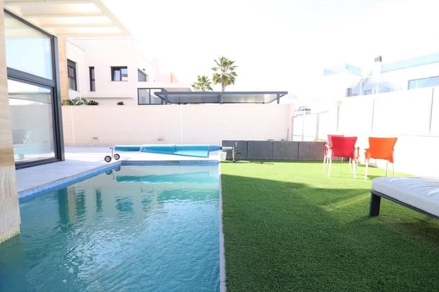 3 soveværelse Villa til salg i Cabo Roig, Orihuela med swimmingpool garage - € 450.000 (Ref: 9689957)