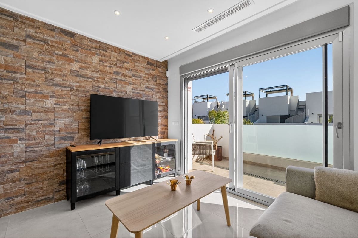 2 slaapkamer Penthouse te koop in Ciudad Quesada met zwembad - € 249.000 (Ref: 9689963)