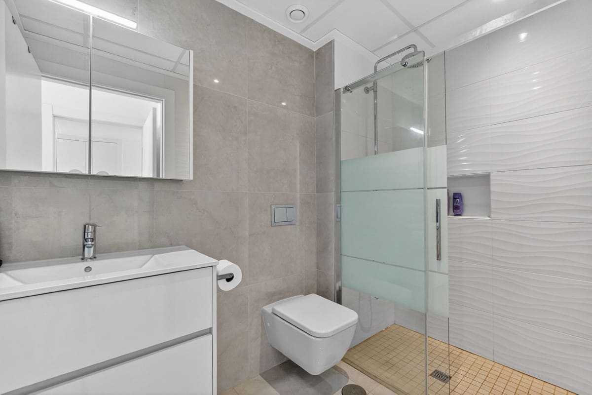 2 slaapkamer Penthouse te koop in Ciudad Quesada met zwembad - € 249.000 (Ref: 9689963)