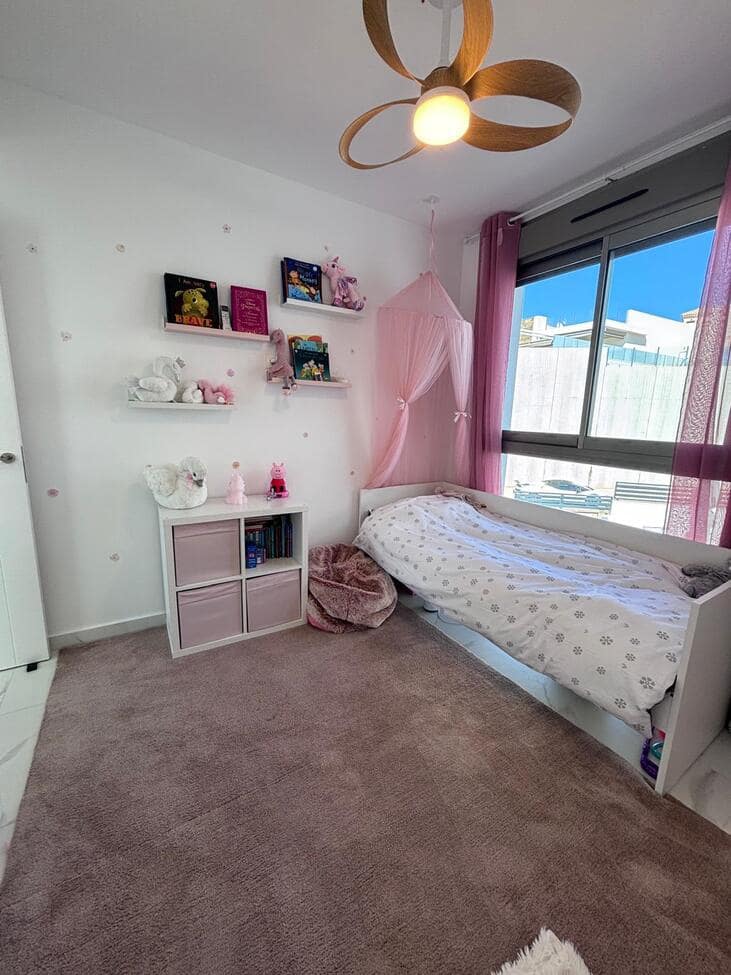 Chalet de 5 habitaciones en Villamartin en venta con piscina garaje - 595.000 € (Ref: 9700138)