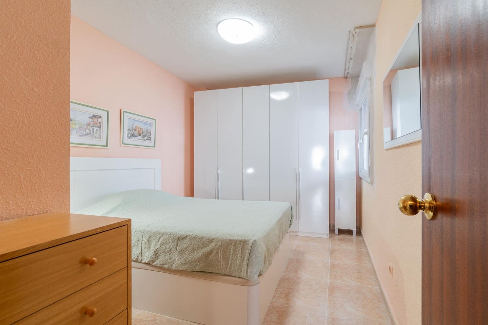 Apartamento de 2 habitaciones en Torrevieja en venta - 149.000 € (Ref: 9703285)